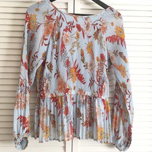 NWOT Long sleeve floral flowy blouse